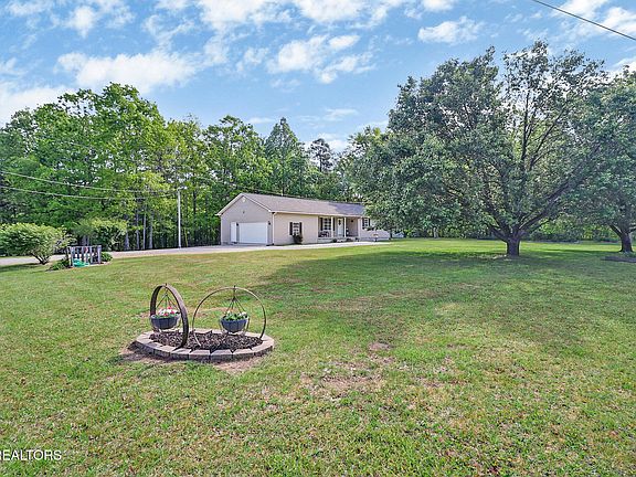 4th image of 1004 Colony Rd