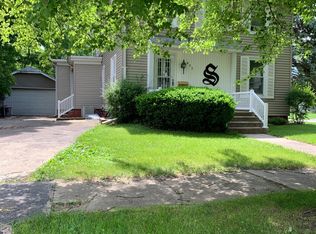 806 N Crafford St, Bushnell, IL 61422