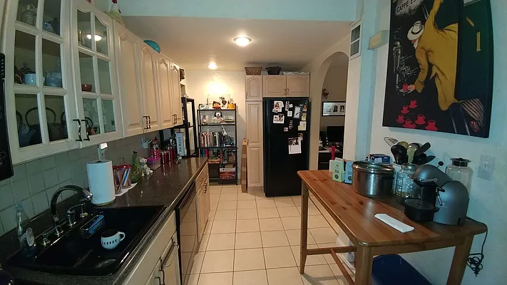 Rented by Halvatzis Realty | media 1