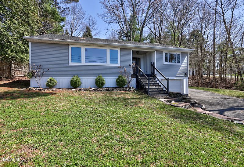 2nd image of 1142 Nys Rt 9P