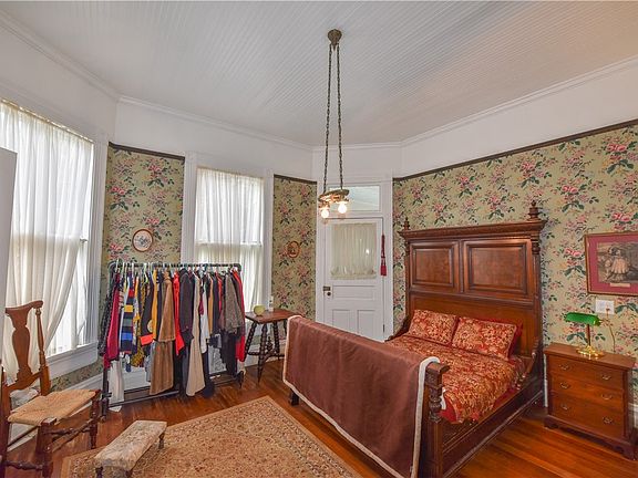 38th image of 507 N Main St
