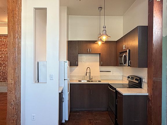 5th image of 1700 E 4th St APT 101