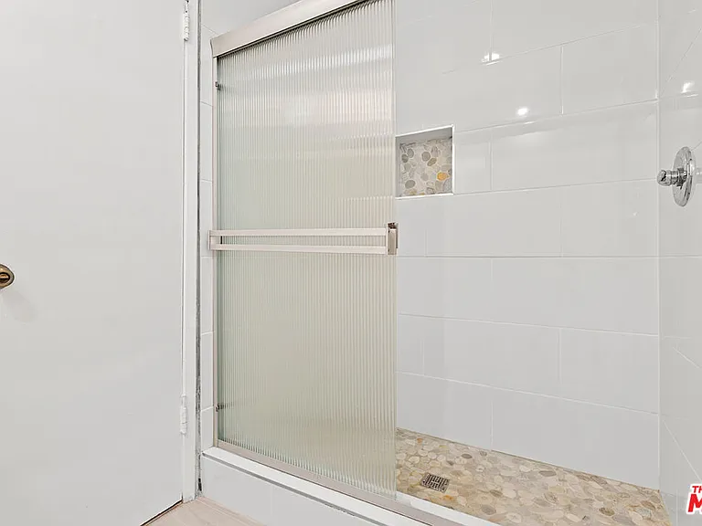 11743 Mayfield Ave #3 — Photo 18