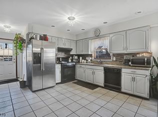 55 Canal St, Raritan, NJ 08869