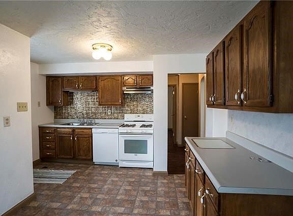 4th image of 9434 Miriam Ave