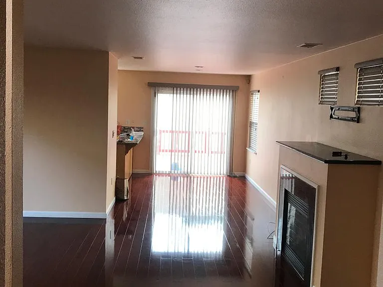 1202 Cosmos Ct — Photo 4