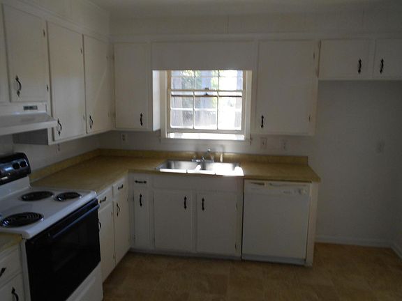 3rd image of 536 Humble Dr
