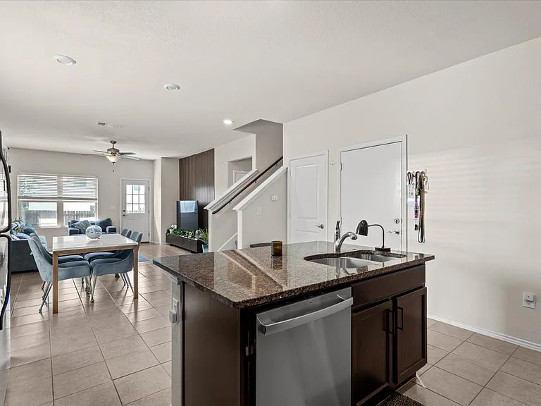 Black Granite Dr — Photo 13