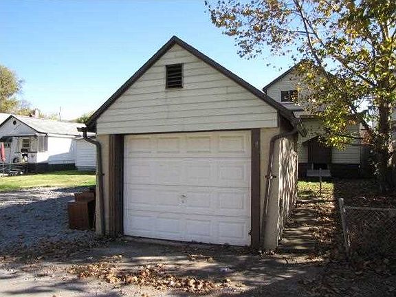 2nd image of 210 McKinley Ave