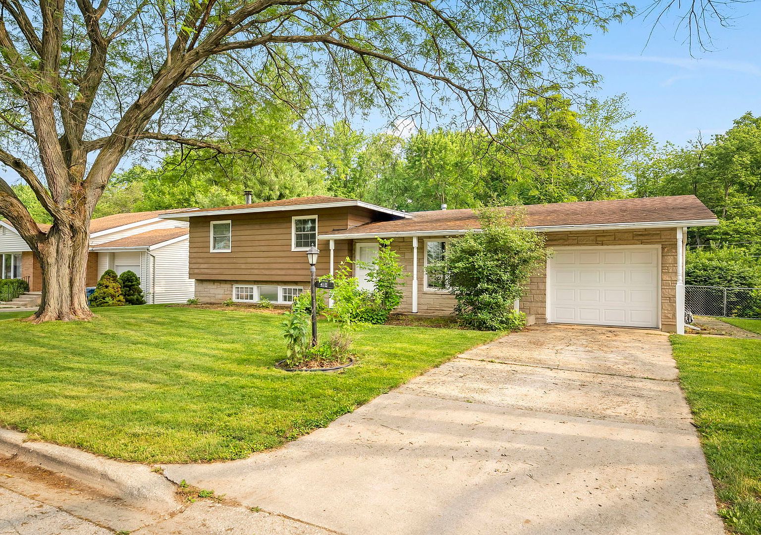 410 Maple Dr, Morris, IL 60450 Zillow