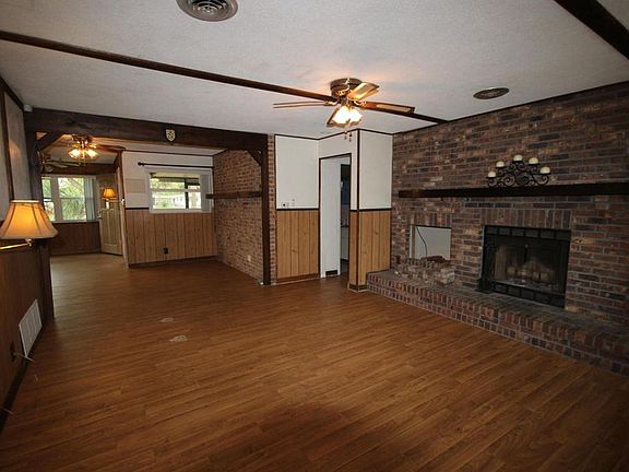 4th image of 324 Putnam Ave