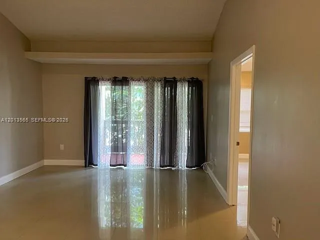 526 SW 113th Way #526 — Photo 4
