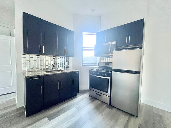 3rd image of 637 Saint Marks Ave #4H