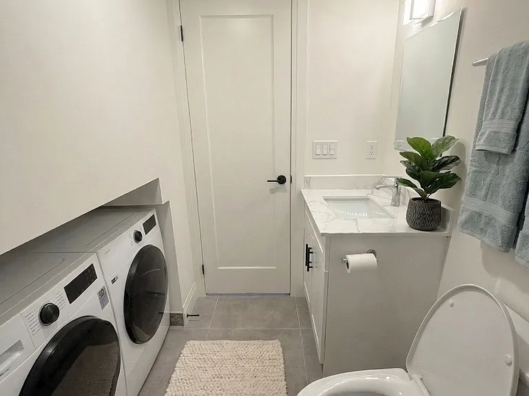 19 Arrowsmith Ave #1B — Photo 14