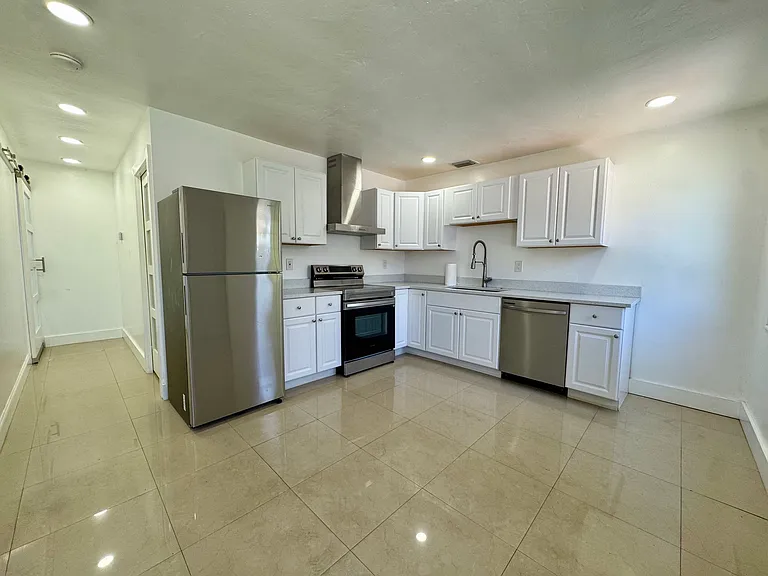 632 N M St #B — Photo 4