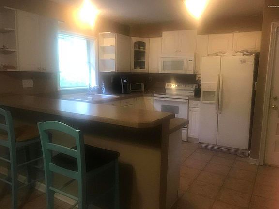 3rd image of 2642 Grasshopper Ln