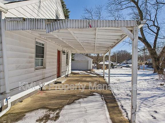 3rd image of 871 Kennebec Ave