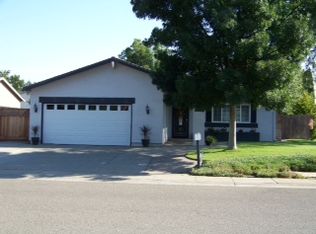 1100 W F St, Dixon, CA 95620