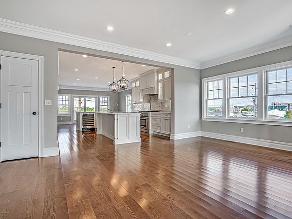 5th image of 1260 Ocean Ave #B