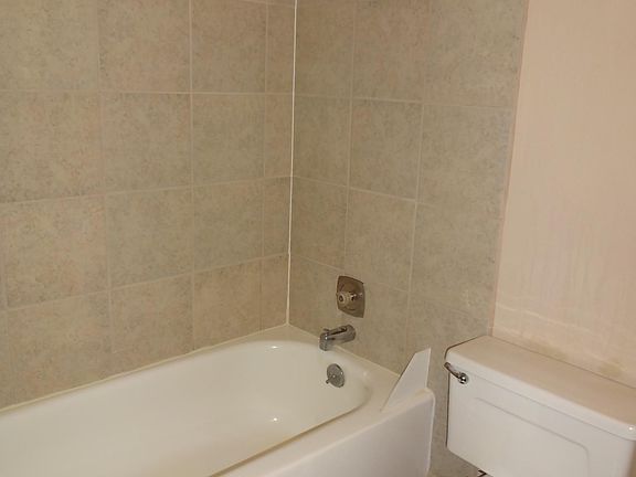 4th image of 61 Castle Royal Dr #61