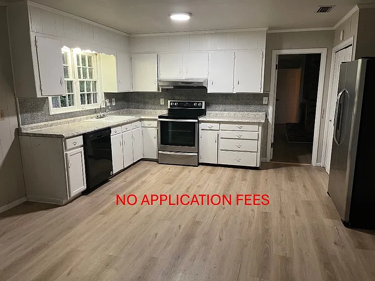 1906 McMillan Ave — Photo 9