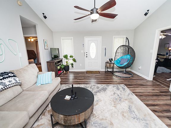 4th image of 138 Riverrun Dr