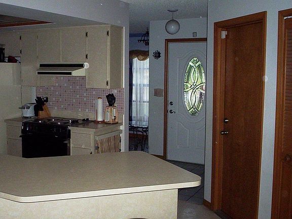 Stained glass door / split floorplan