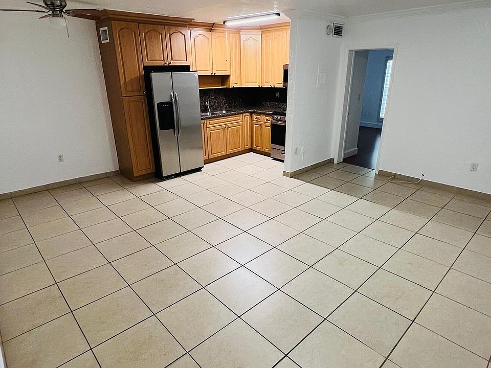 1st image of 1280 W 54th St APT 203B