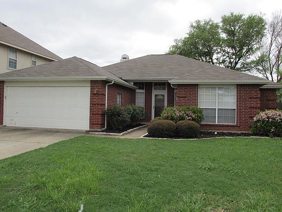 4th image of 800 Blossomwood Dr