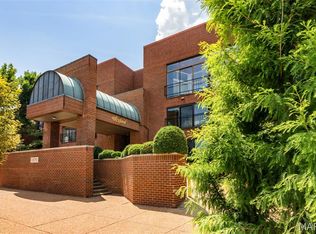 4570 Laclede Ave APT 103, Saint Louis, MO 63108