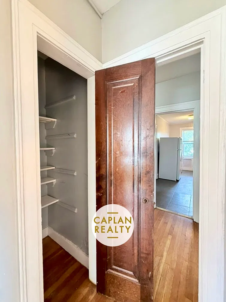 3 bed, 1300 sqft, $2,495 — Photo 3