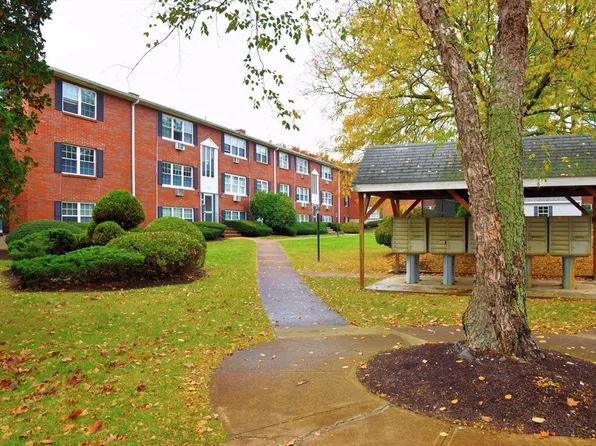 6 Tara Dr Unit 5, Weymouth, MA 02188