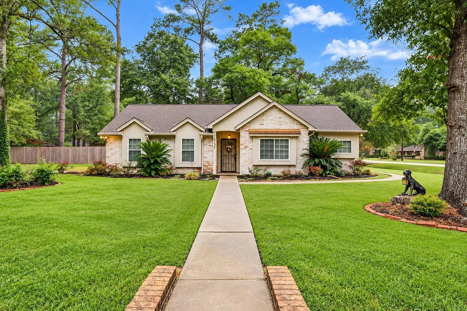 4 bed, 2.0 bath, 1831 sqft, $2,600 — Photo 1