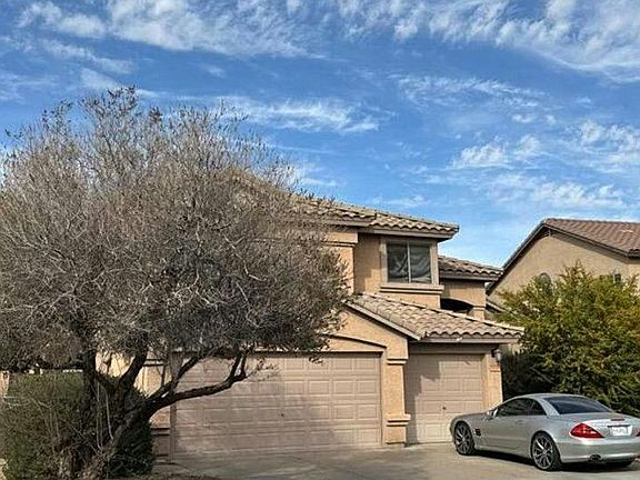 3rd image of 532 W Myrtle Dr