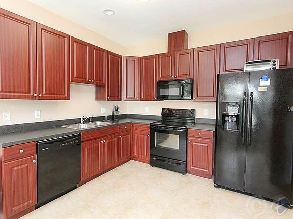 5th image of 175 Alexander Woods Dr