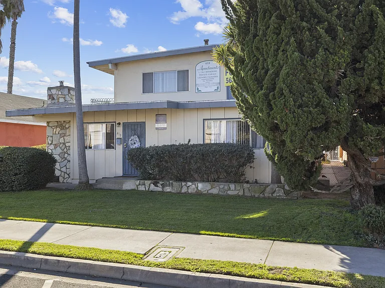 418 W Regent St — Photo 17