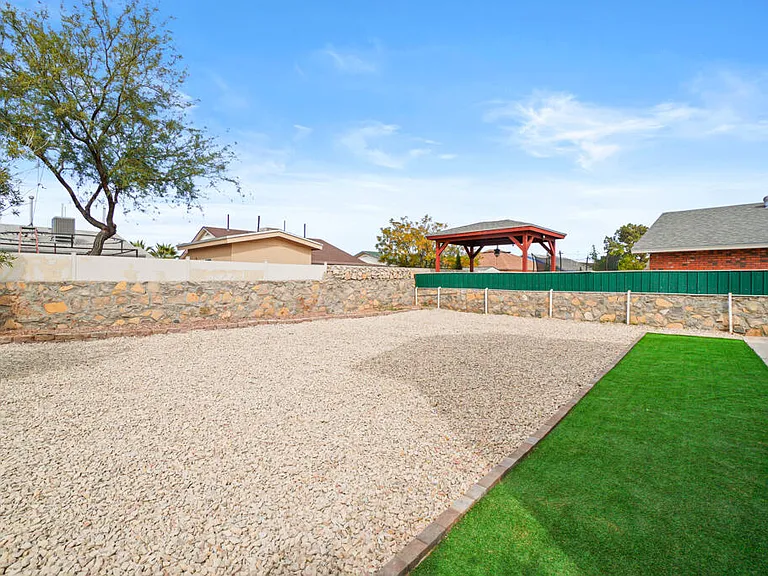 12115 Royal Woods Dr — Photo 35