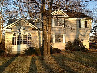 Corner Lot, Side View