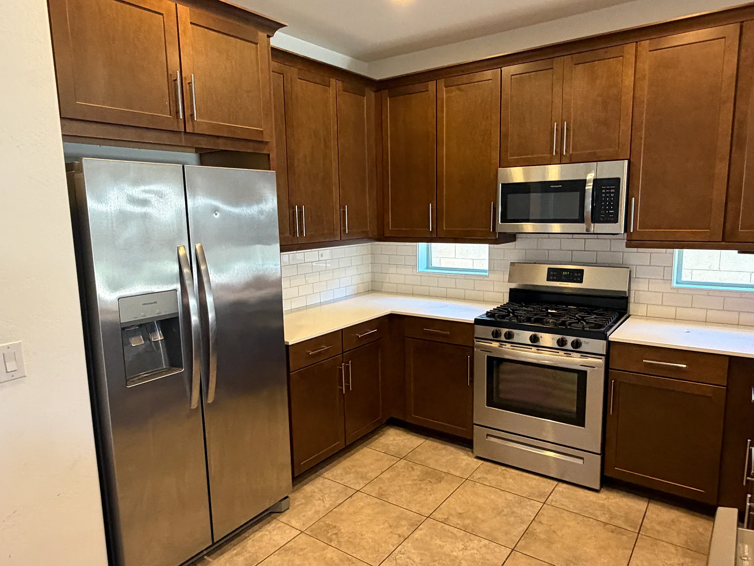 3 bed, 1940 sqft, $2,400 — Photo 3