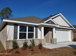 8804 Old Walnut Rd, Ocean Springs, MS 39564