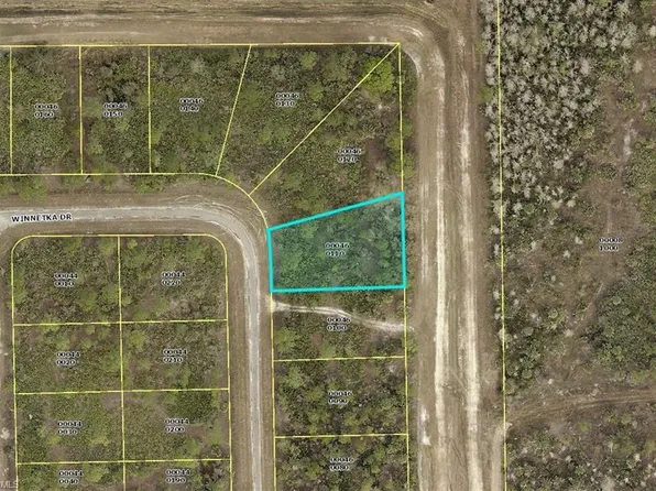 2158 Winnetka Dr, Lehigh Acres, FL 33972