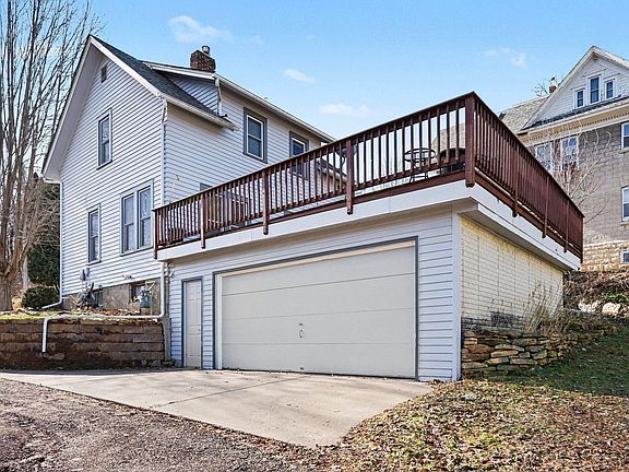 3rd image of 520 10th St