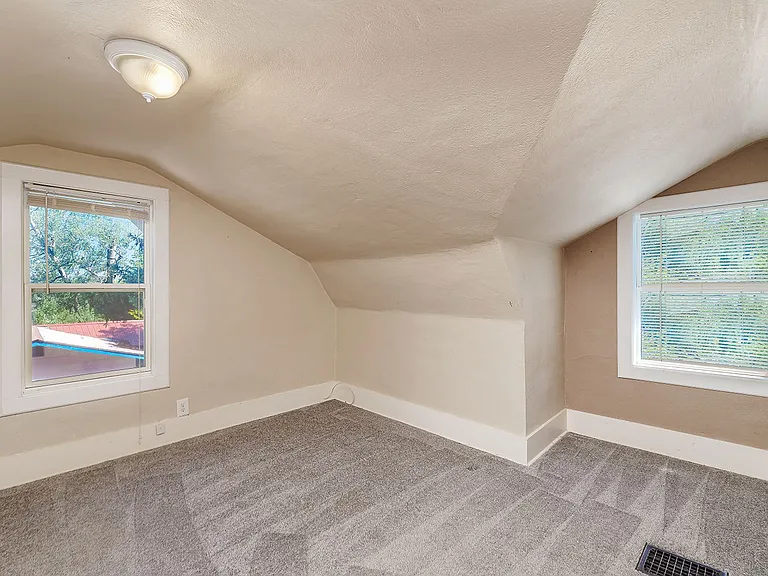 307 School St — Photo 12