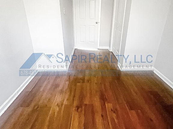 5th image of 2343-2347 Newnan St #T2