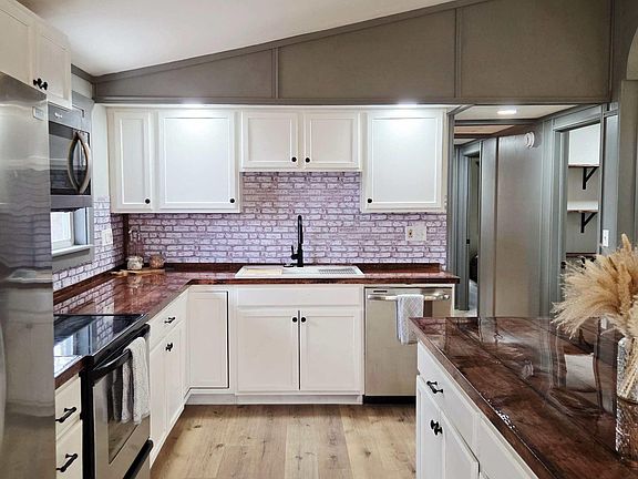 3rd image of 122 Vfw Road