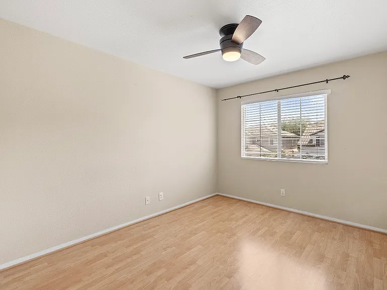 477 Fallbrook Ave — Photo 9