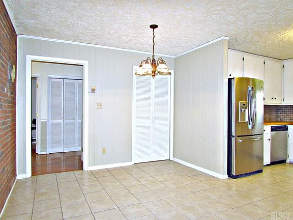 4th image of 1720 Eastway Dr