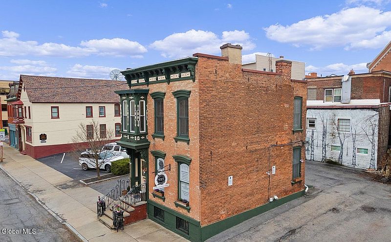 2nd image of 153 Barrett Street