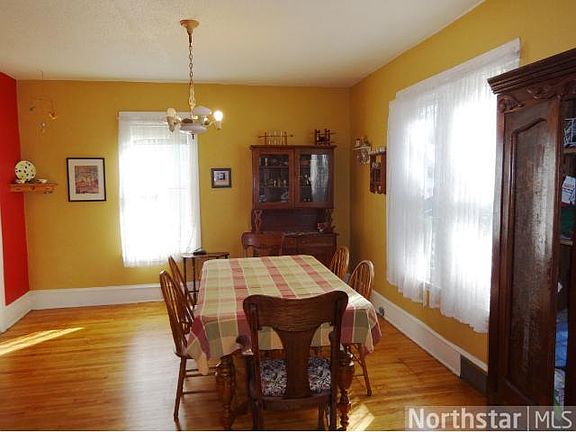 4th image of 2943 Polk St NE