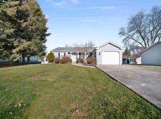 9202 E Lilac Ln, Cromwell, IN 46732